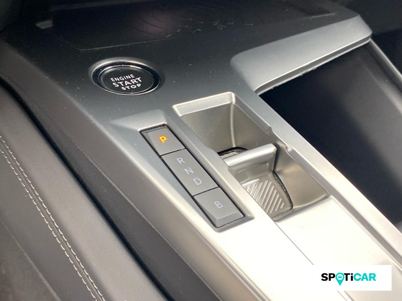 Peugeot 308 phev 180ch allure pack e-eat8 — photo 14
