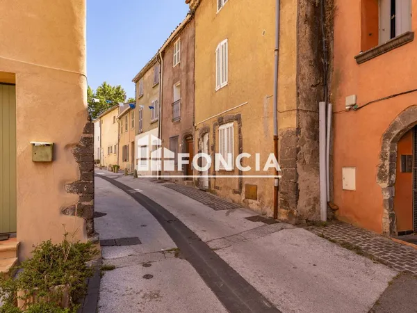 MAISON DE VILLAGE T3 PLUS COIN MEZZANINE - SECTEUR CALME PROCHE CENTRE VILLE - COGOLIN