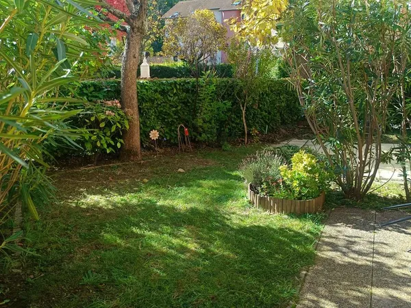 À VENDRE - T4 de 77 m² avec jardin privatif de 115 m² - Sassenage
