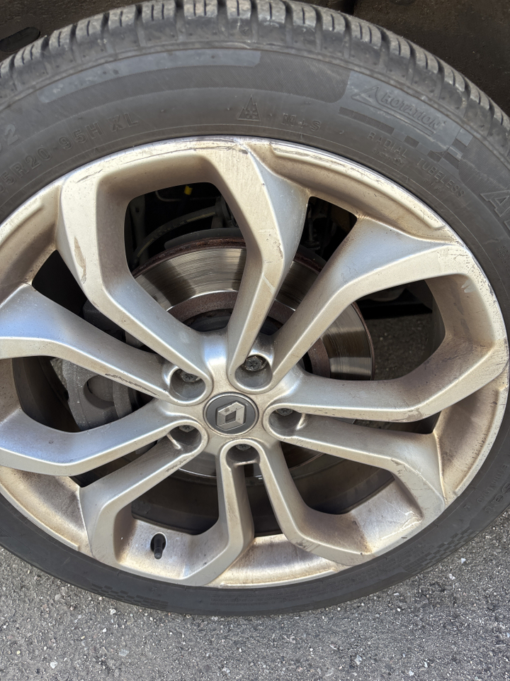 Renault Scenic TCe 140 FAP EDC — photo 29