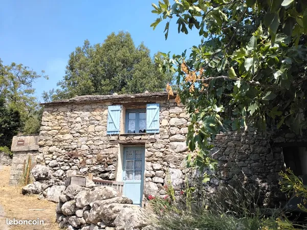 Loue à l'année scolaire maison rustique Casanova Di Venaco