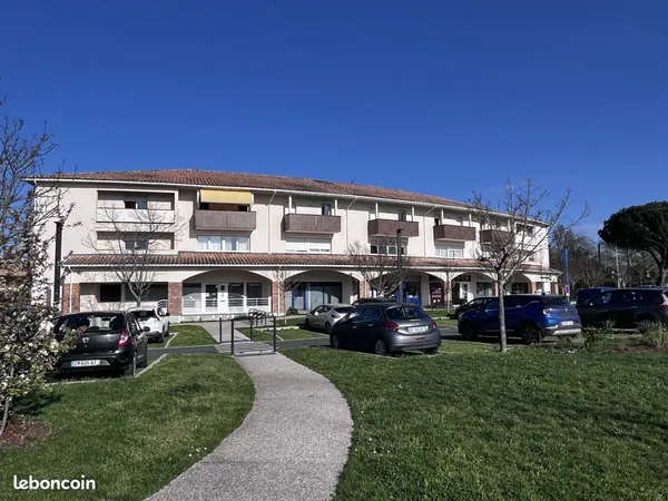 Local 119 m² Fargues-Saint-Hilaire