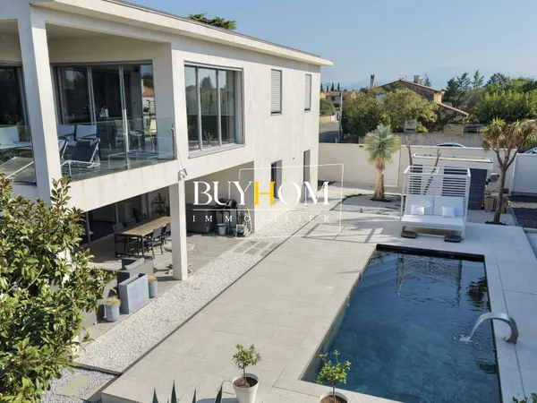 'CLELIA' - MAISON DE 228M2 AVEC PISCINES ET GARAGE