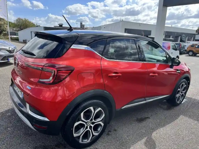 Renault Captur e-tech 145 - 21 — photo 8