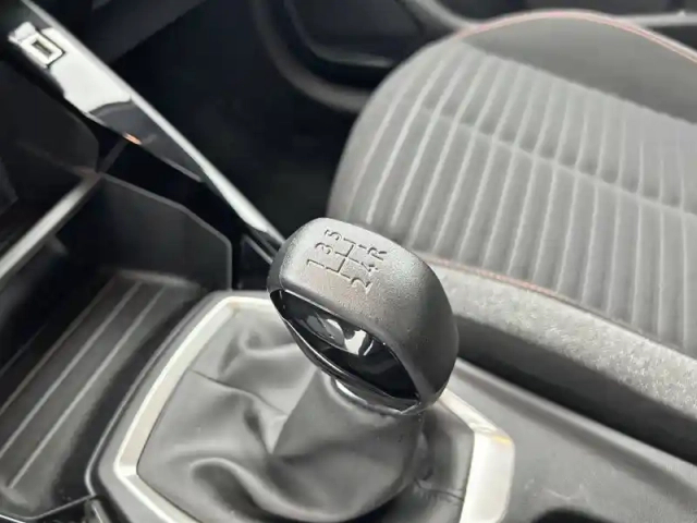 Peugeot 208 puretech 75 s&amp;s bvm5 — photo 35