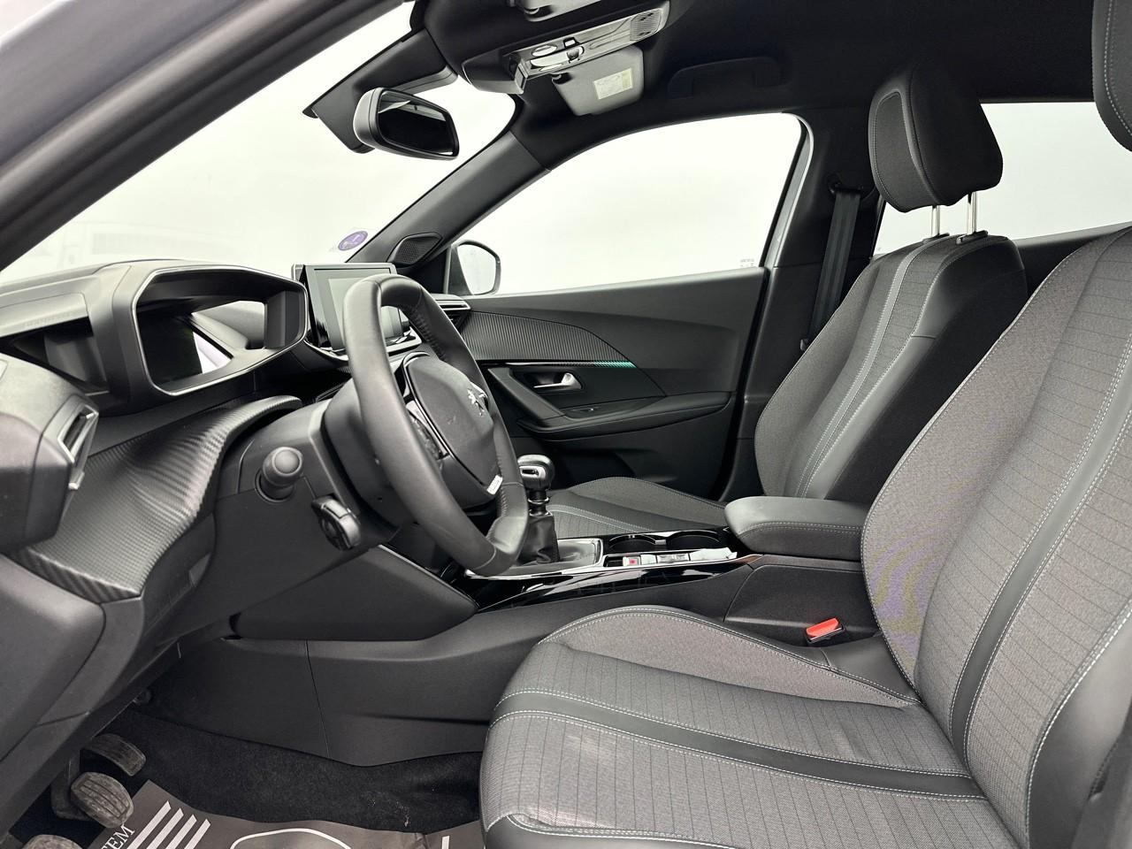 Peugeot 2008 puretech 130 s&s bvm6 allure pack — photo 9