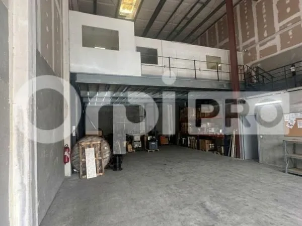 Local d'activité 274 m²