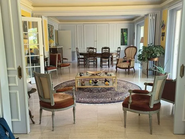 Maison 9 pièces 278 m²