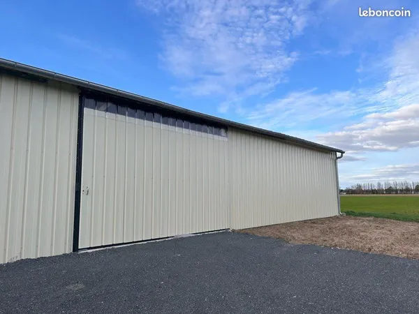 Hangar / box à louer