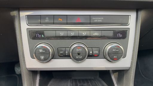 Seat Leon 1.6 TDI 116 - Xcellence – 2019 – 103470 km – Diesel – Boîte Manuelle — photo 5