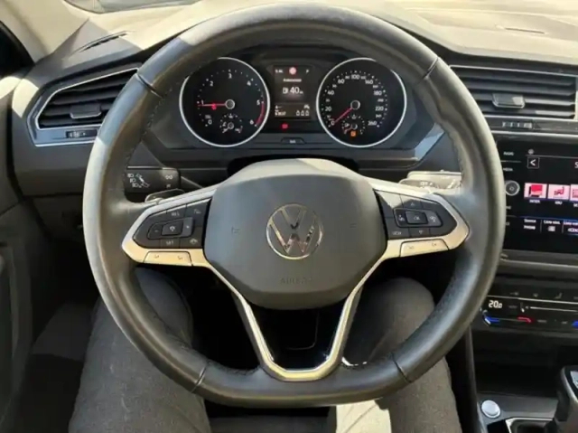 Volkswagen Tiguan 2.0 tdi 150ch life plus dsg7 — photo 14