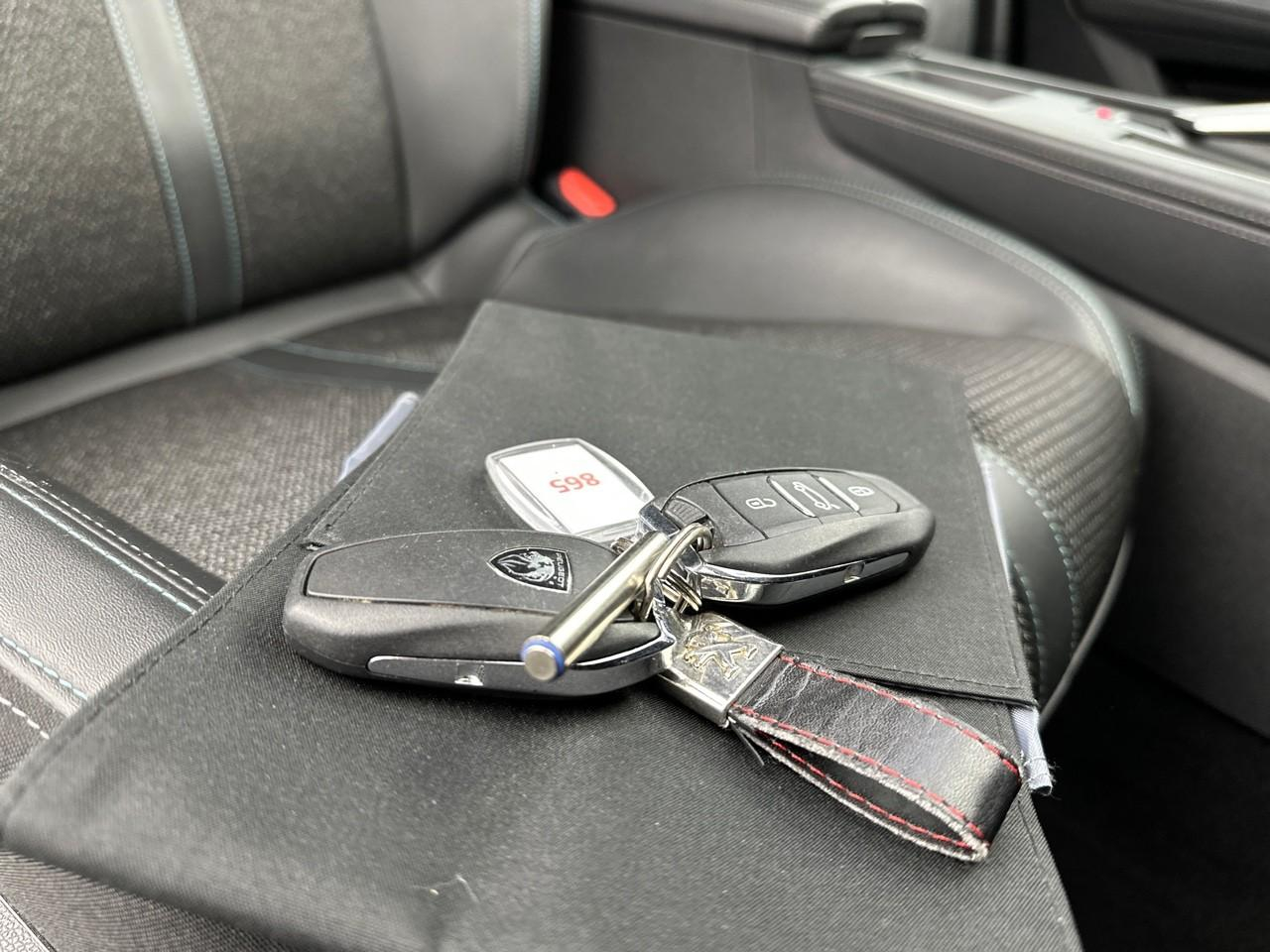 Peugeot 308 phev 180 e-eat8 allure pack — photo 36