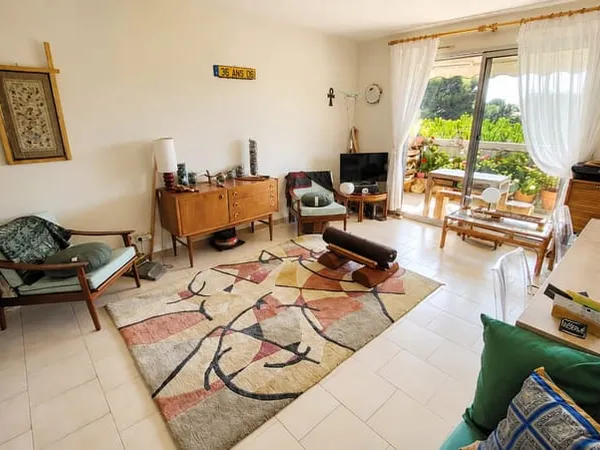 Antibes Combes - Appartement d'angle 3 pièces 65 m2 - Dernier étage