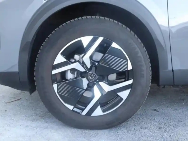 Peugeot 2008 1.2 puretech 130ch s&amp;s gt eat8 — photo 11