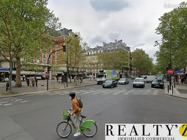 Local commercial 330 m²