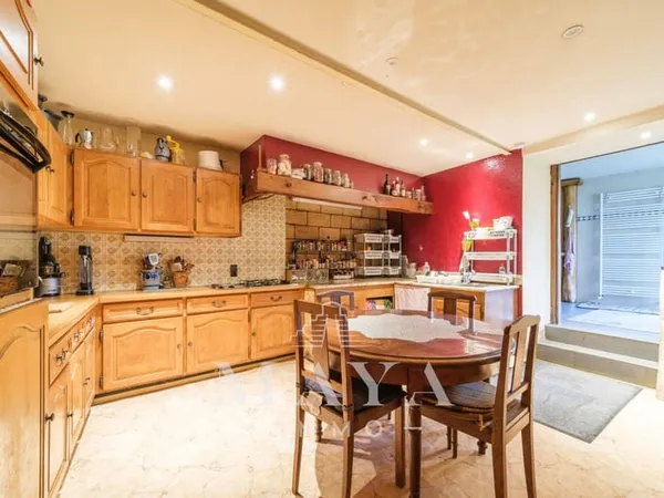 Maison 6 pièces 192 m²