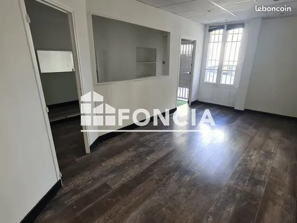 Local commercial 2 Pièces 47.91m² à louer 394.37 - NIMES 30000