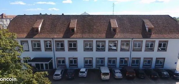 Local 5 pièces 185 m²
