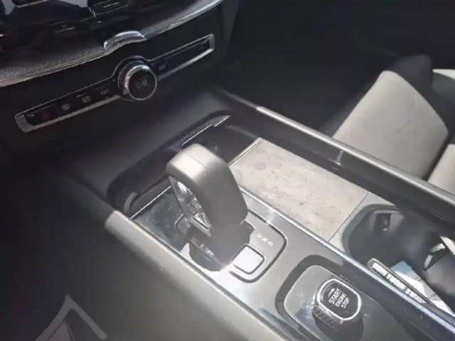 Volvo Xc60 t6 awd hybride rechargeable 253 ch+145 ch geartronic 8 — photo 12
