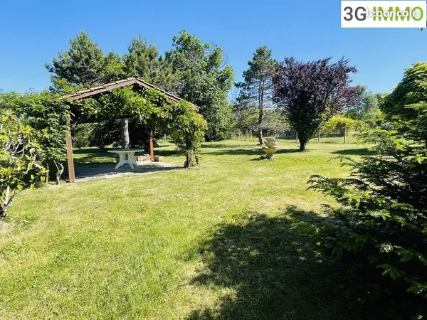 MAISON de 105M2- TERRAIN de 1441M2- proche village-