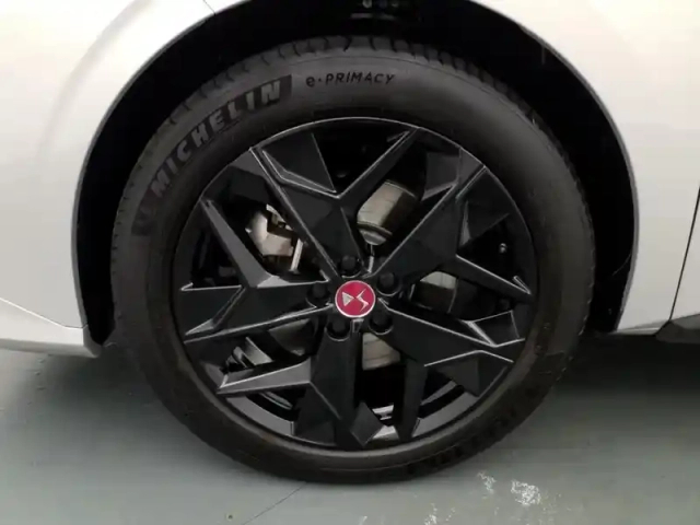 Ds Ds 4 hybride e-tense 225 eat8 performance line+ — photo 15