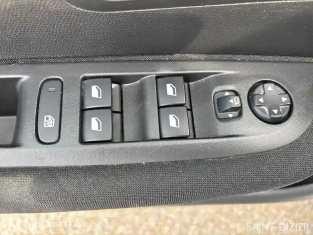Peugeot 208 1.2 puretech 100ch s&amp;s active business — photo 12
