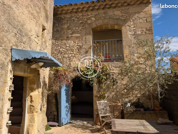 Maison 6 pièces 260 m²