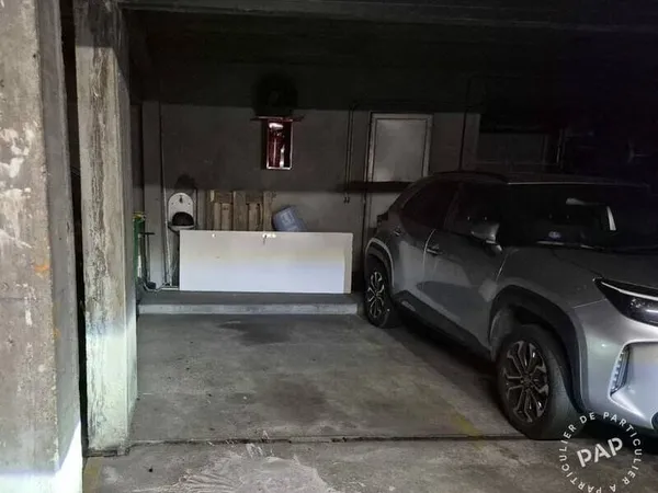 Garage/Parking