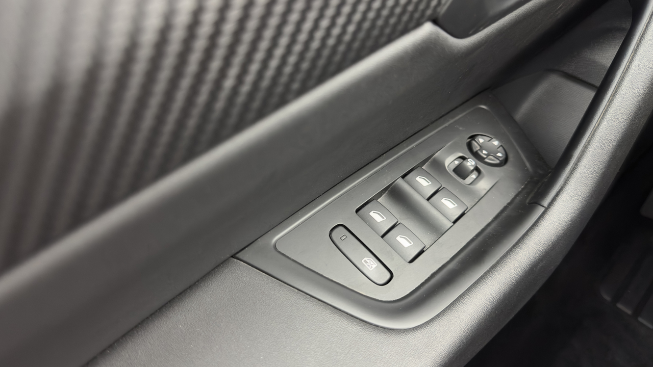 Peugeot 508 SW Hybrid 225 e-EAT8 — photo 16
