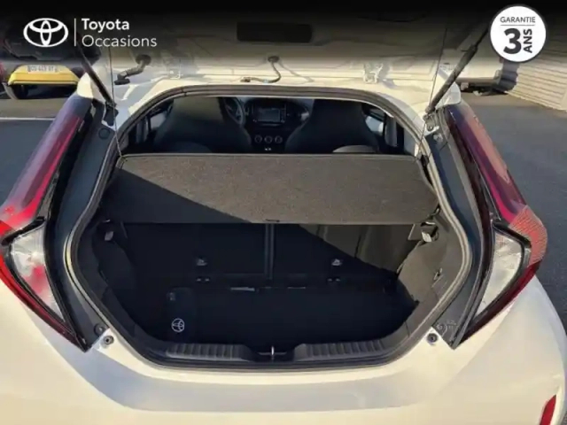 Toyota Aygo x 1.0 vvt-i 72ch dynamic — photo 10