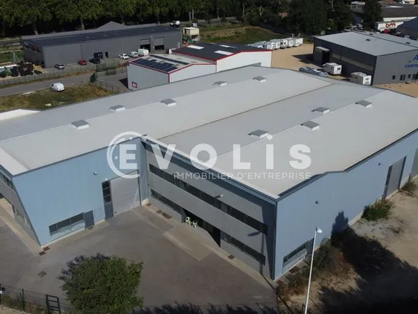 2140 - 2 140 m² non divisibles