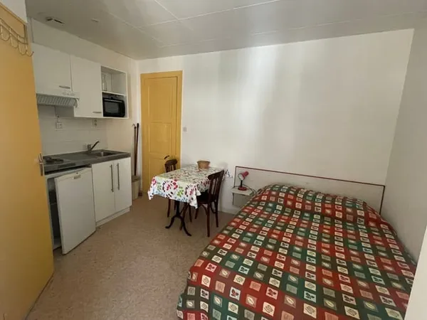 Studio 1 pièce 14 m²