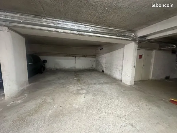 Place de parking en sous sol