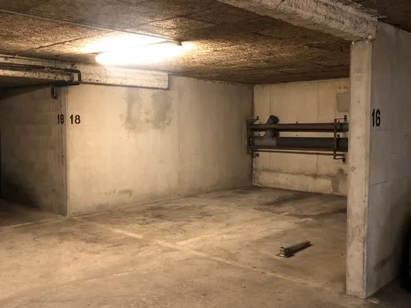 Garage et parking Vente Paris 32000€
