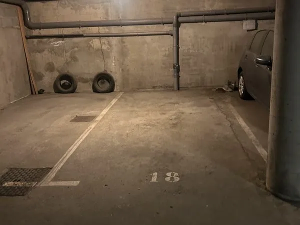 Location parking sous-sol canal de midi compans