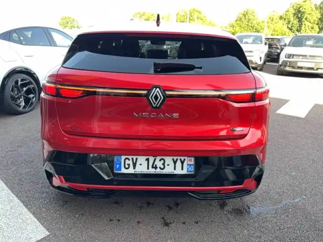 Renault Megane e-tech 220 ch autonomie confort ac7 — photo 4