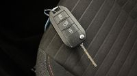 Peugeot 2008 1.2 PureTech 100ch S&S Active — photo 16