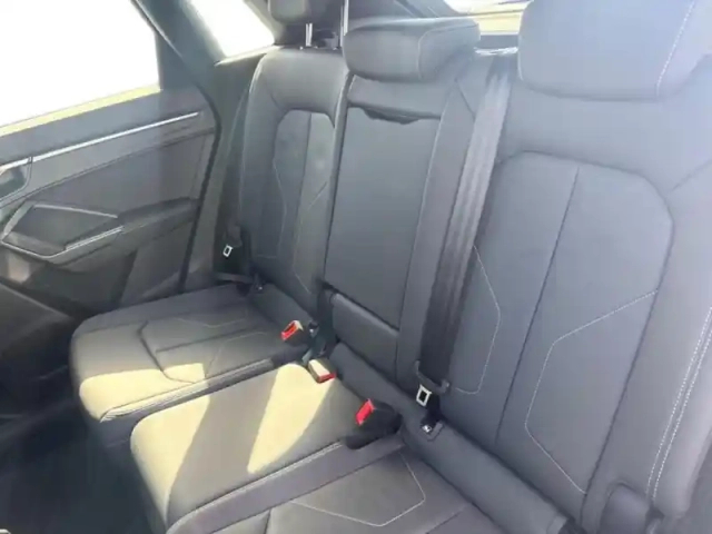 Audi Q3 35 tdi 150ch s line plus s tronic 7 — photo 8