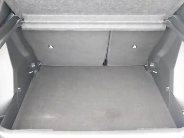 Peugeot 2008 1.2 puretech 100ch s&amp;s active business — photo 12