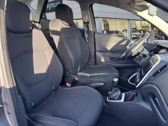 Renault Captur dci 90 zen — photo 9
