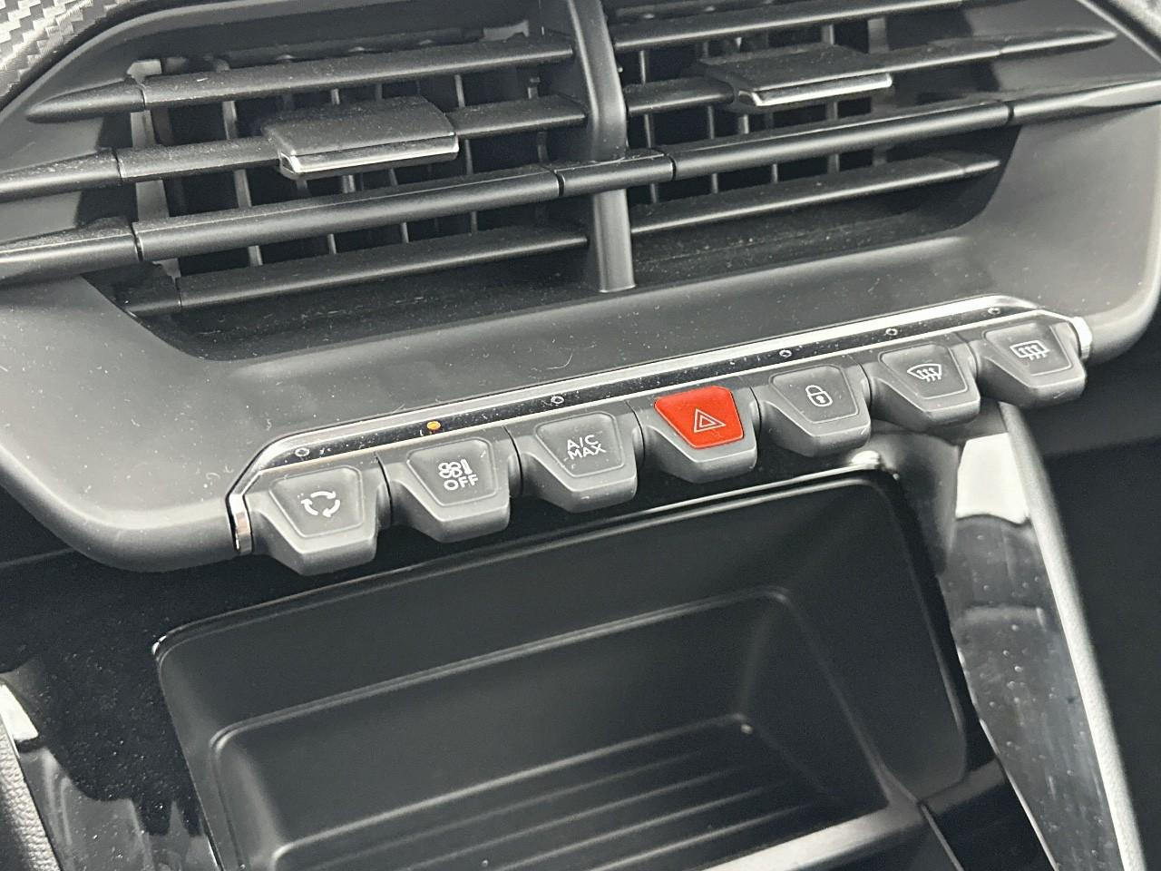 Peugeot 208 puretech 75 s&s bvm5 like — photo 22
