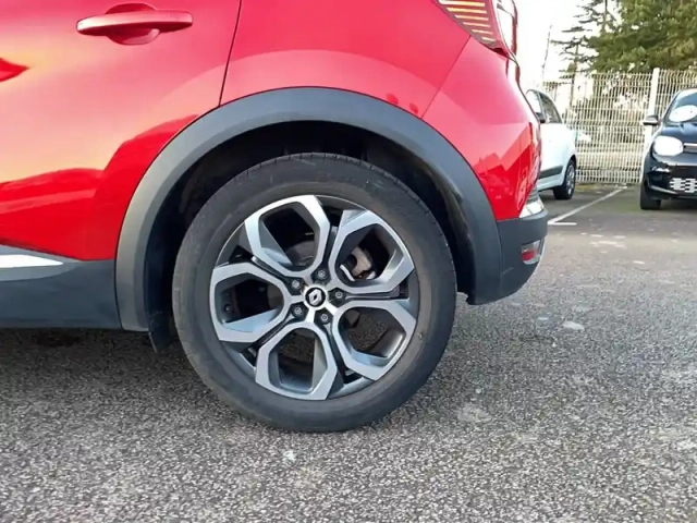 Renault Captur e-tech 145 - 21 — photo 20