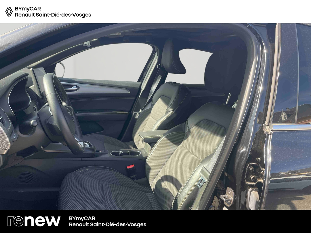 Renault Arkana E-Tech 145 - 23 — photo 11