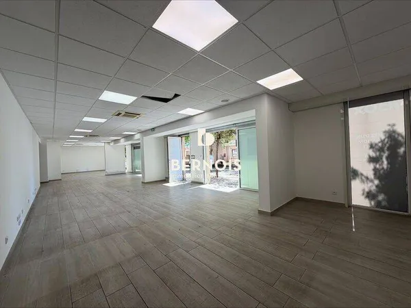 Local commercial 147 m²