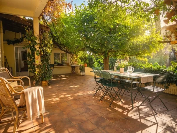 A VENDRE CALUIRE VASSIEUX MAISON 226m² 7 PIECES PARCELLE 680M² PISCINE GARAGE