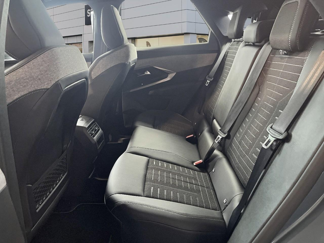 Peugeot 3008 plug-in hybrid 195 e-dcs7 gt — photo 10