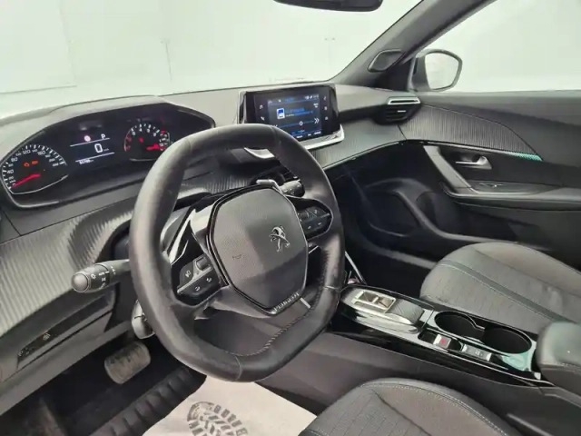 Peugeot 2008 bluehdi 130 s&amp;s eat8 — photo 12