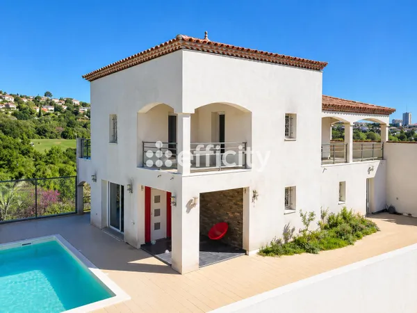 Maison 8 pièces 165 m²