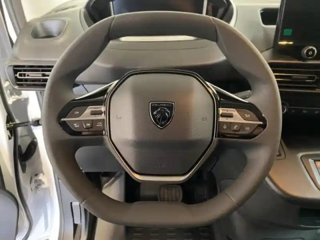 Peugeot Partner m charge utile majorée electrique 136ch  (prime cee b2b 5110? deduit) — photo 9