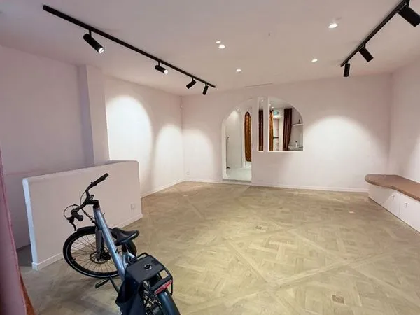 Boutique 71 m² PARIS